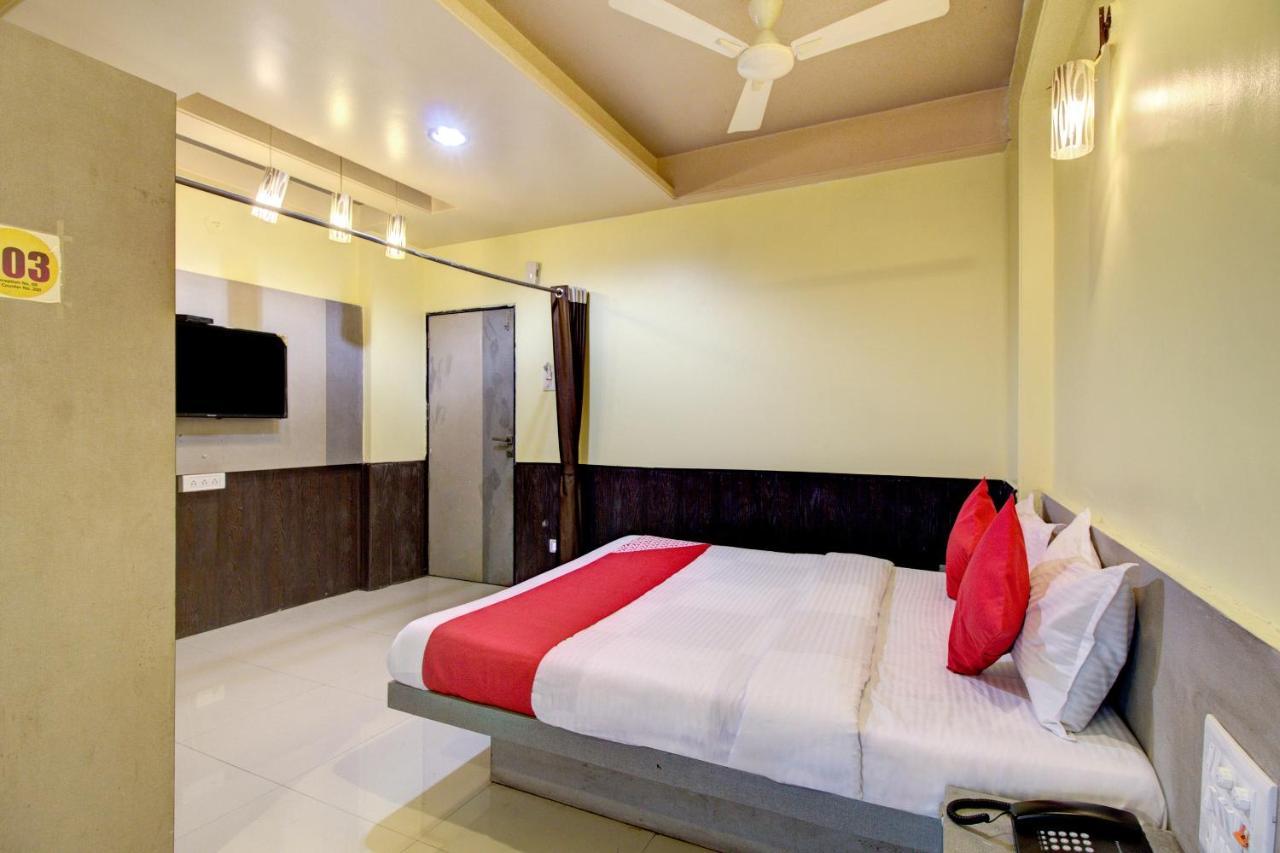 Oyo Slp013 Savan And Sapna Lodging Hotel Solapur Exterior photo