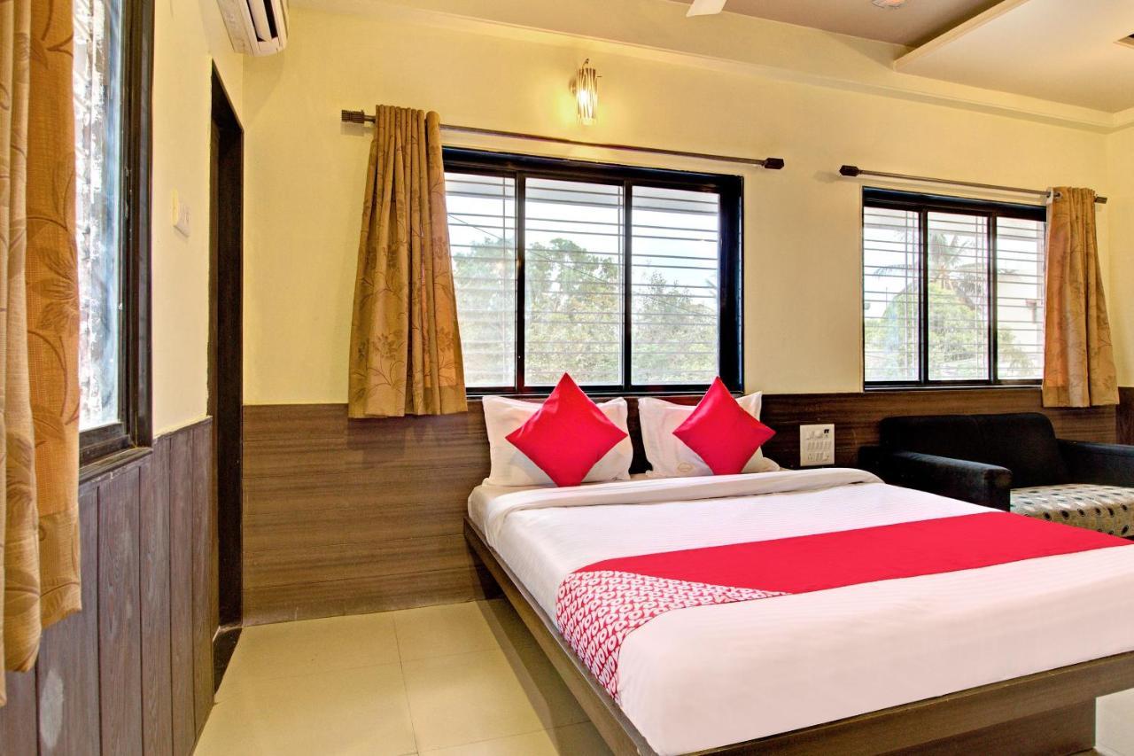 Oyo Slp013 Savan And Sapna Lodging Hotel Solapur Exterior photo